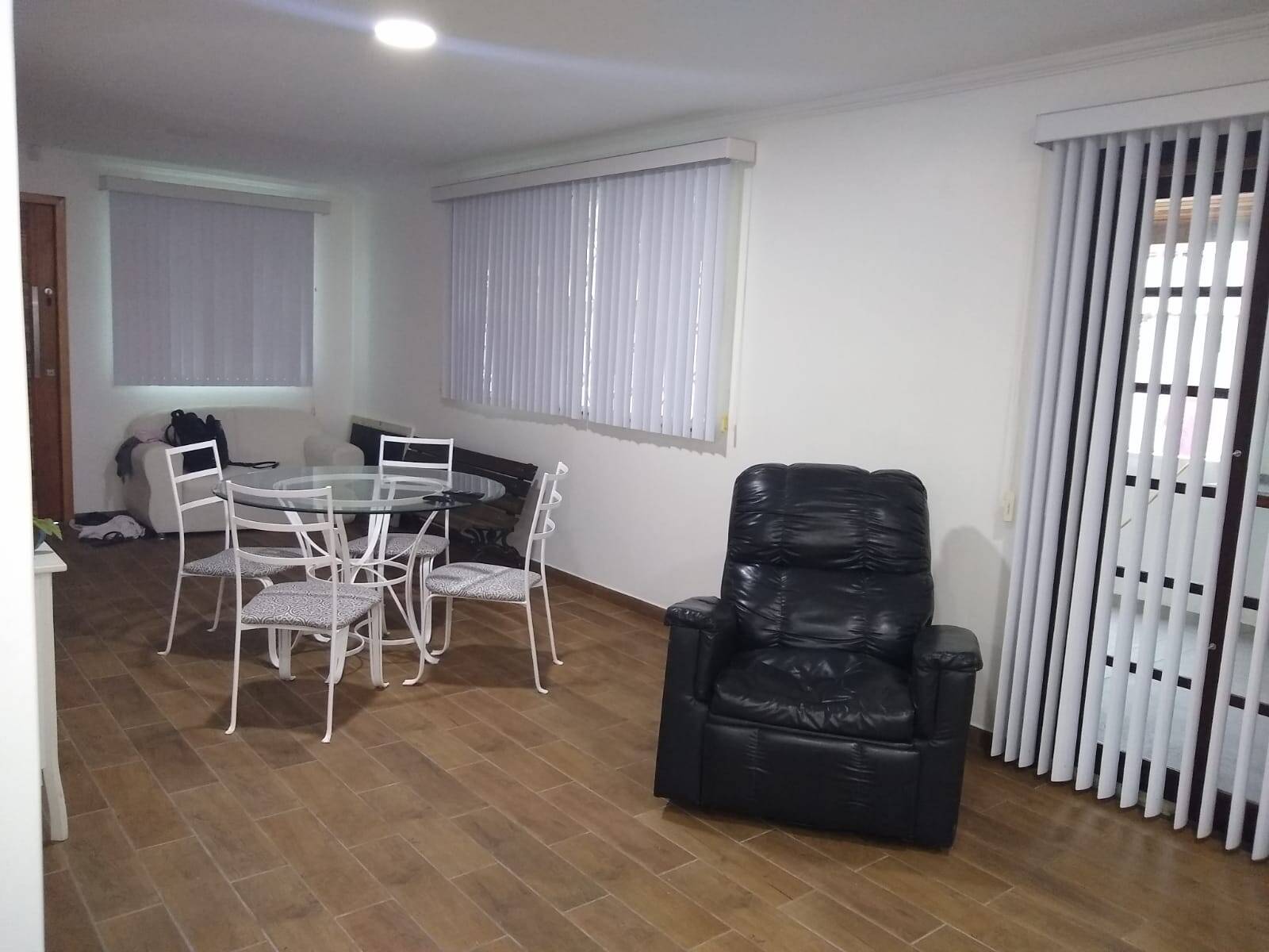 Casa à venda com 2 quartos, 110m² - Foto 12